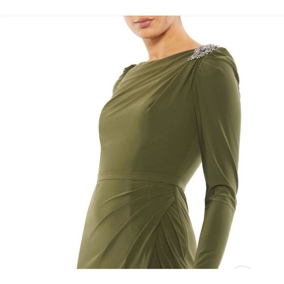 MAC DUGGAL BOAT NECK JERSEY GOWN W/ EMBELLISHED SHOULDER - Picture 6 of 9